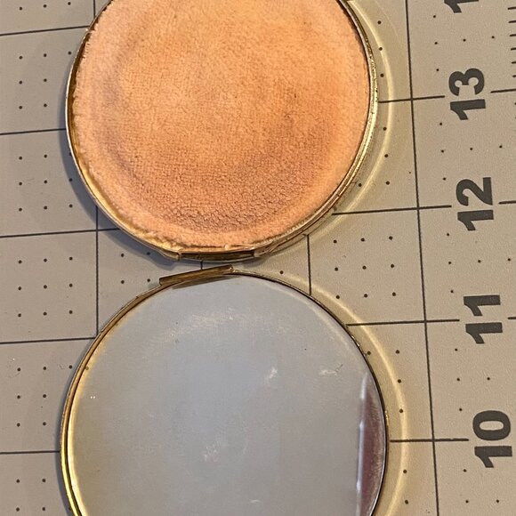 Antique compact - Picture 2 of 5